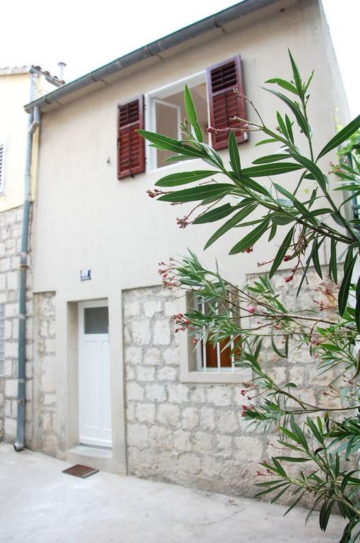 Charming Old Stone House Apartment Split Exterior photo